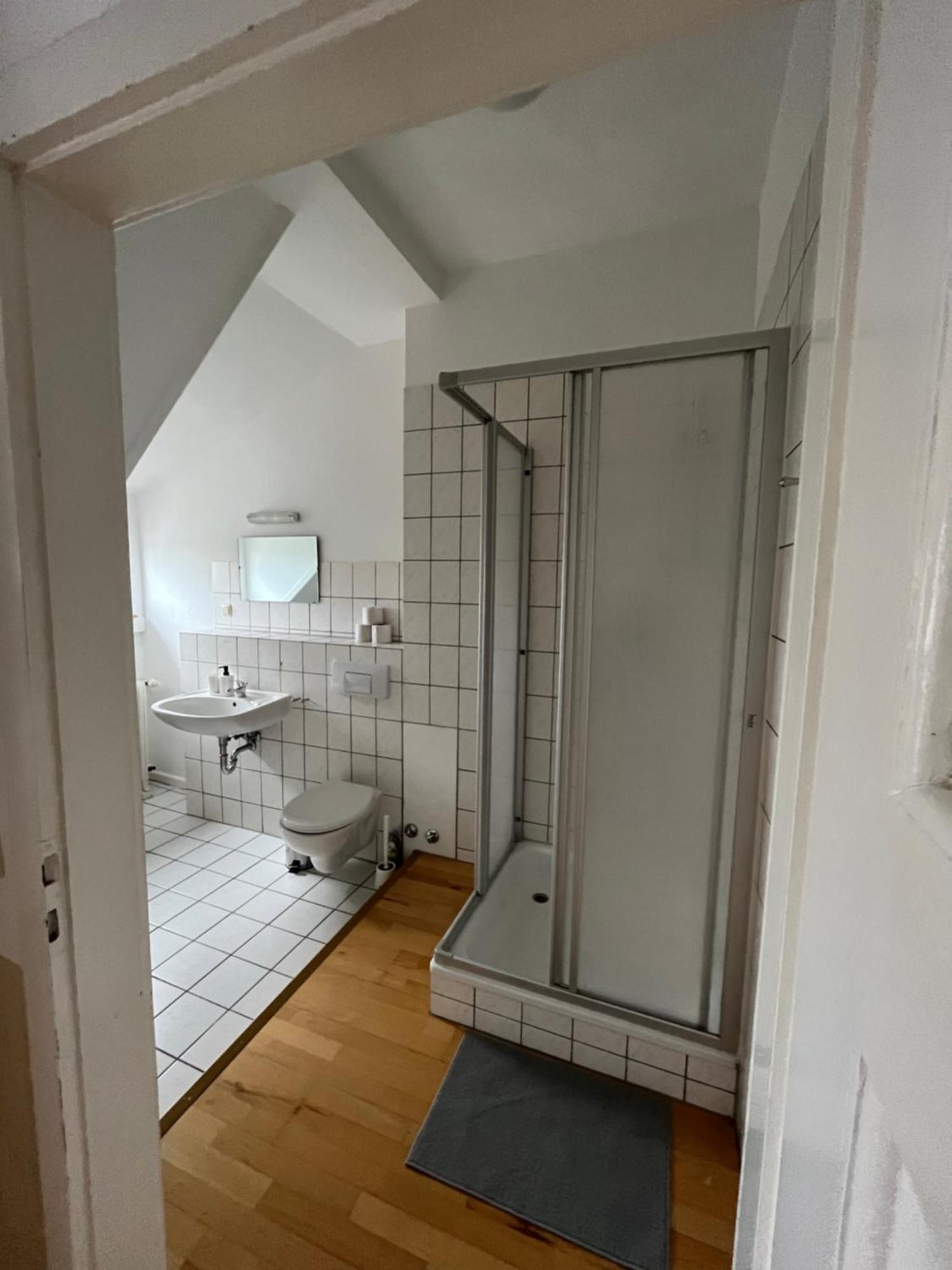 Doppelzimmer-Bad-Kuehlschrank-Tv-19 Meine 외부 사진